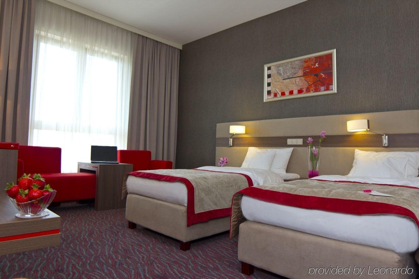 Szafran 4* Czeladź